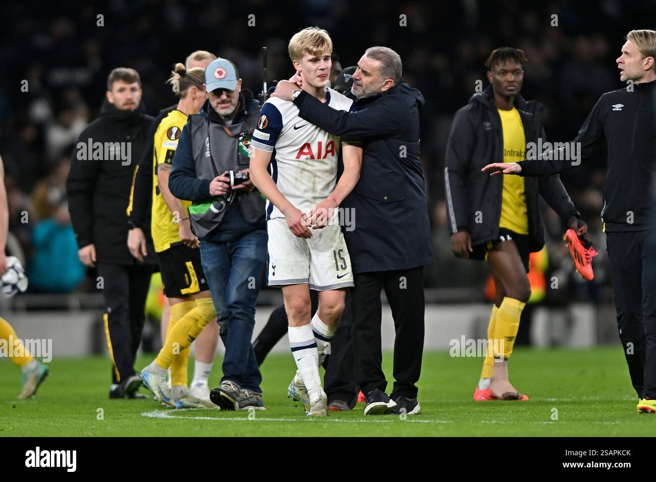 费以示重视 费以示重视